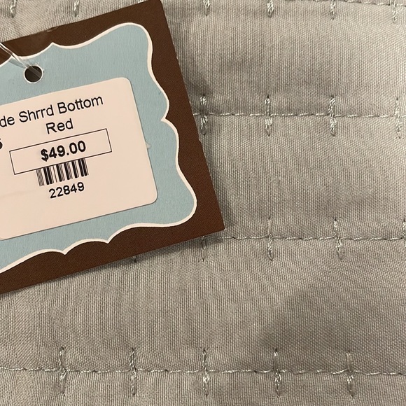 Red side shirred bottom - Picture 5 of 7